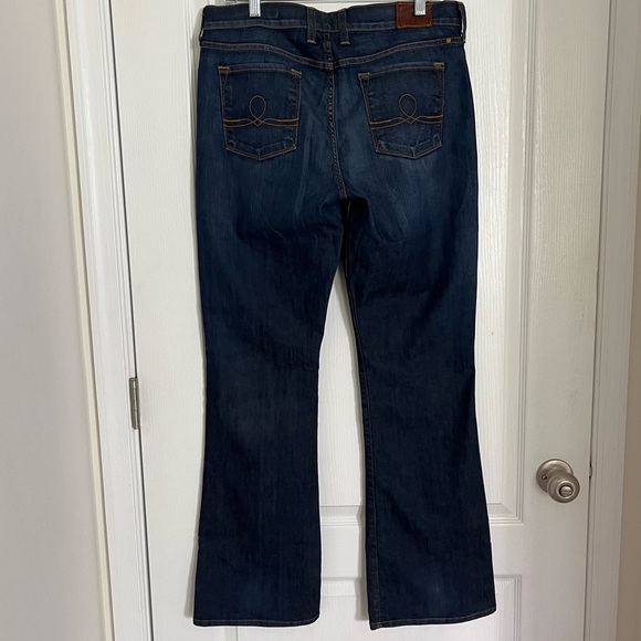 Lucky Brand Sofia Boot bootcut Jeans size 14 / 32 dark wash stretch like new - Picture 6 of 10